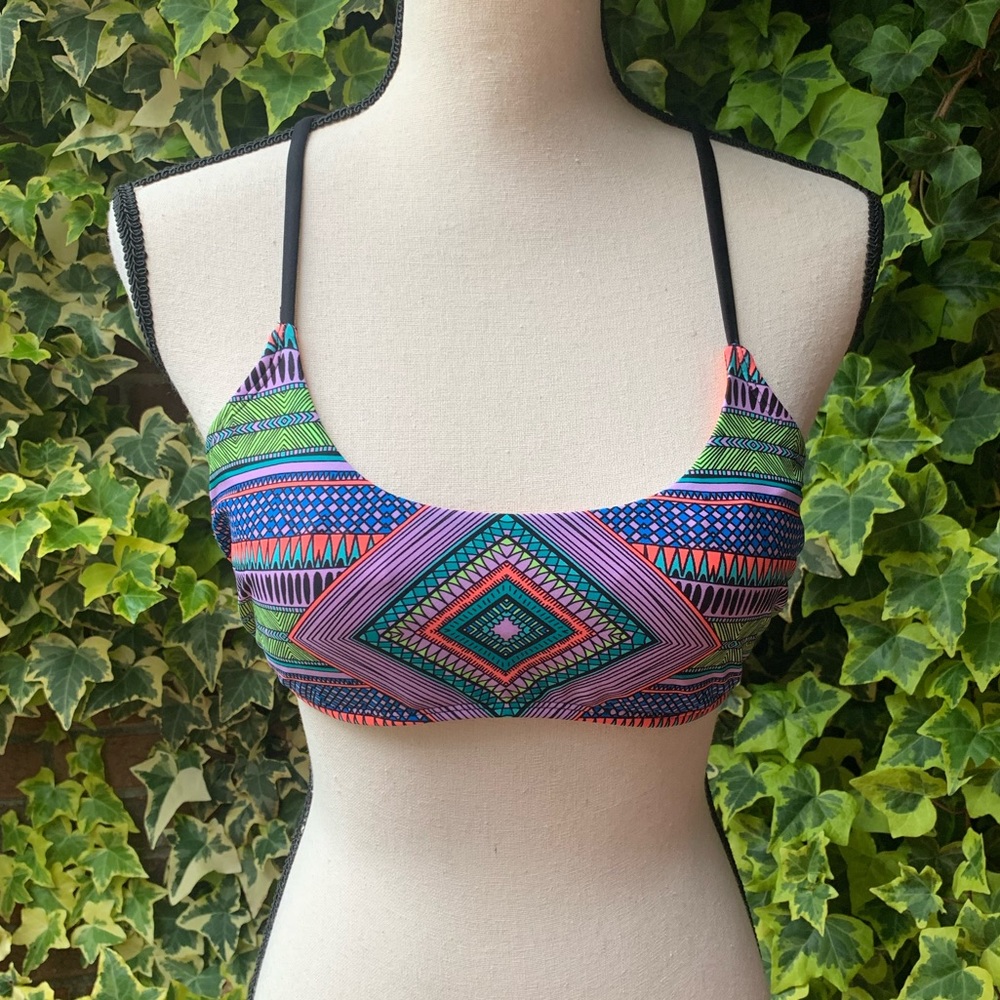🏖50% off bundles!  Cute!! Bikini Top